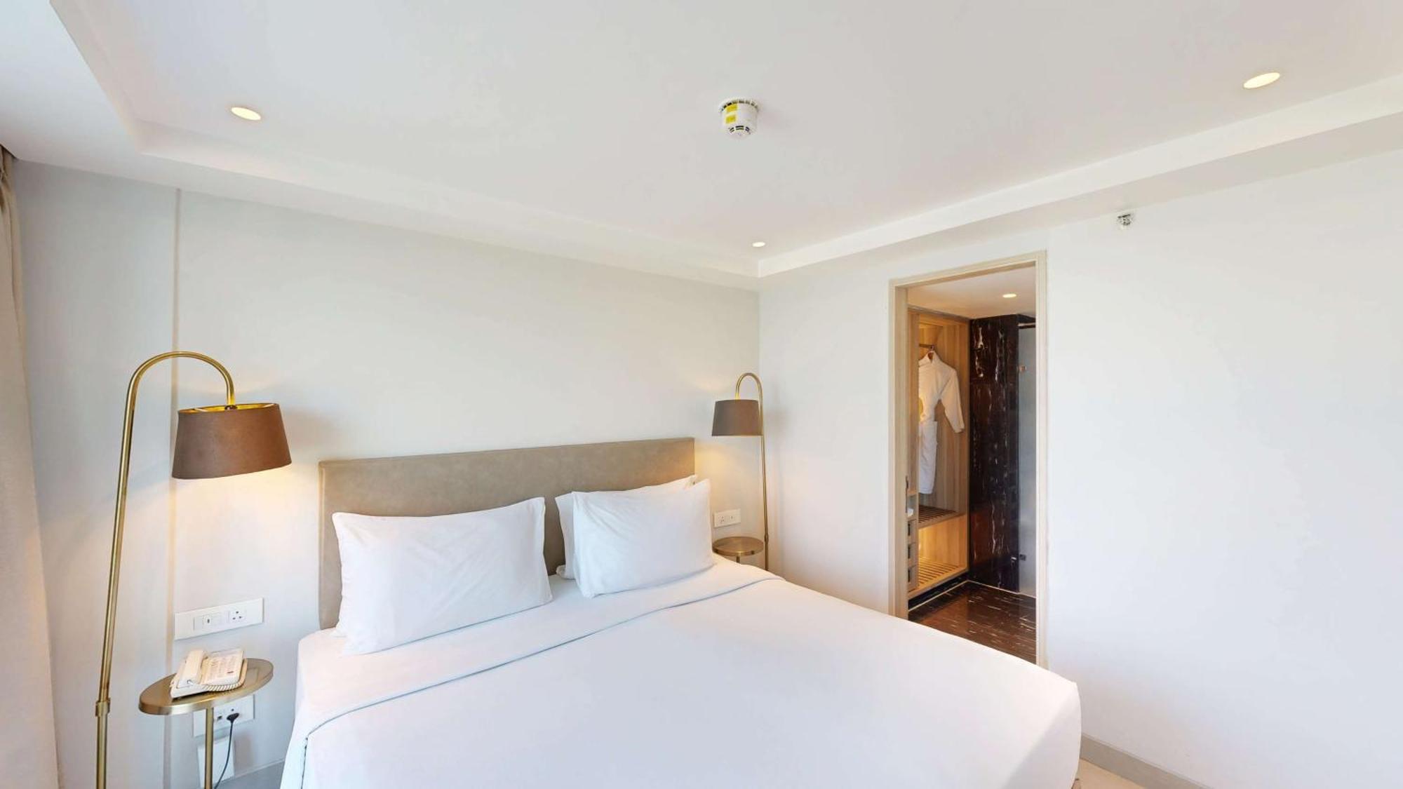 Radisson Hotel Bareilly Airport Экстерьер фото