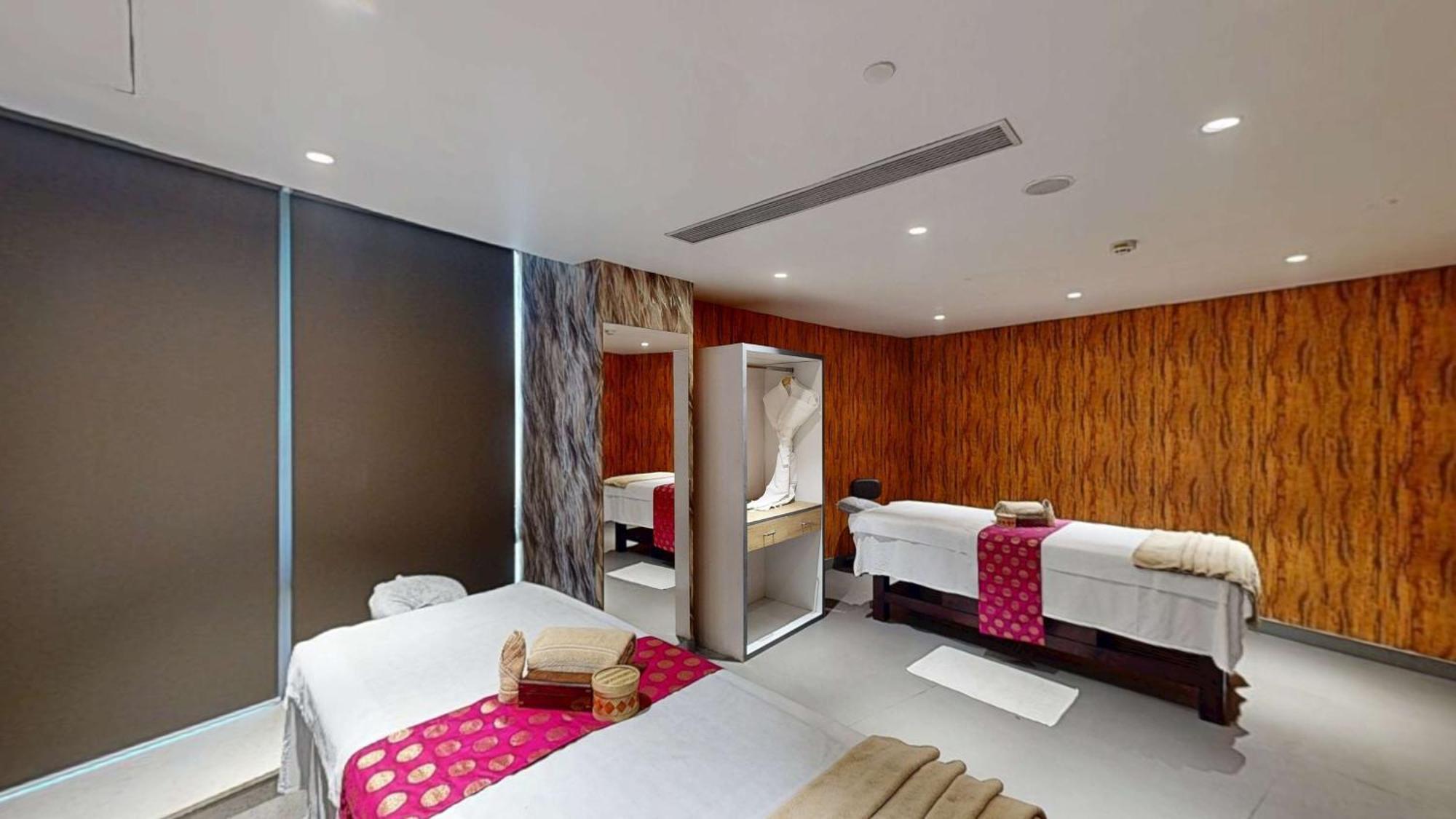 Radisson Hotel Bareilly Airport Экстерьер фото