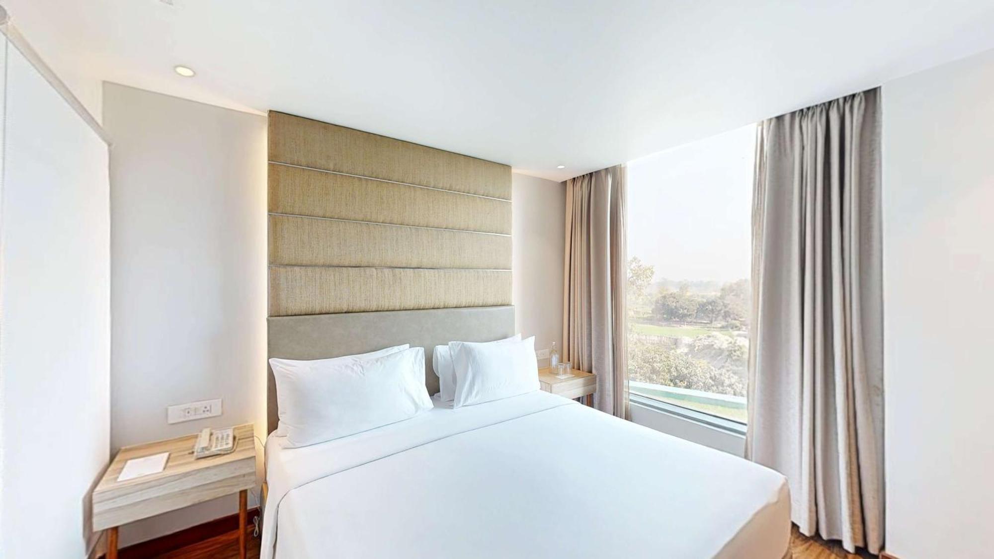 Radisson Hotel Bareilly Airport Экстерьер фото